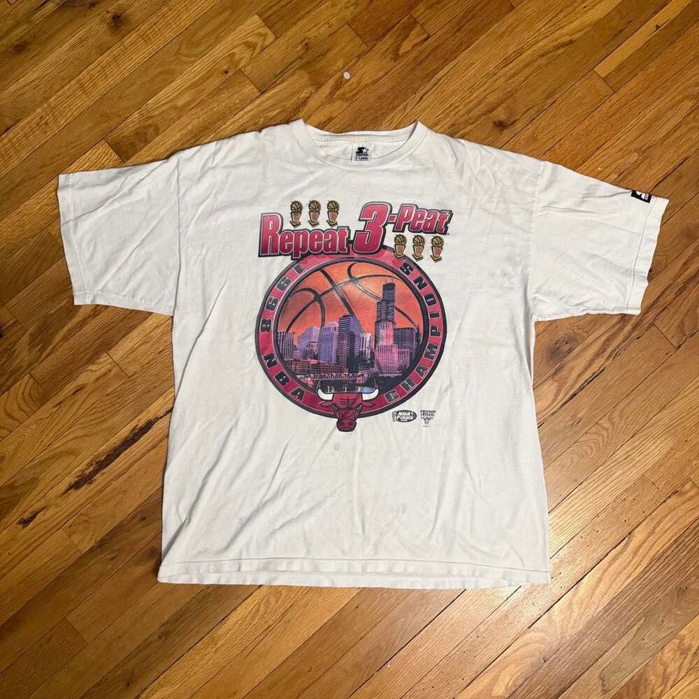 Vintage Starter Chicago Bulls Repeat 3-Peat T-Shirt XL White 1998 NBA Champions